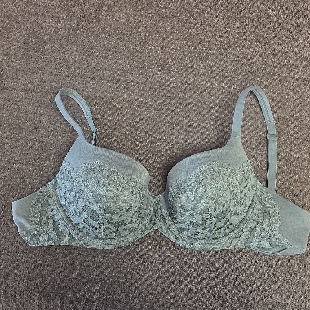 Victoria's Secret Lace Underwire Bra - Light Gray